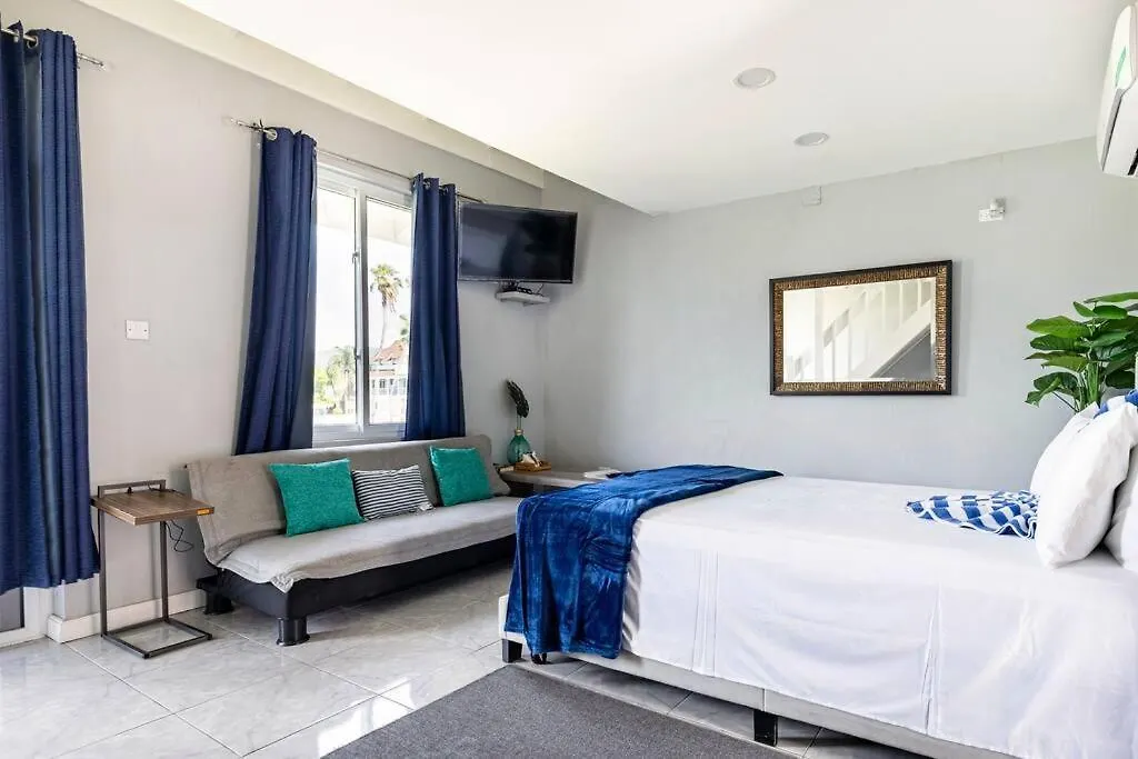 Seaside Loft With Pool, Sea Castles, Montego Bay Apartment