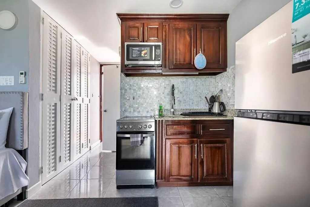 Seaside Loft With Pool, Sea Castles, Montego Bay Apartment