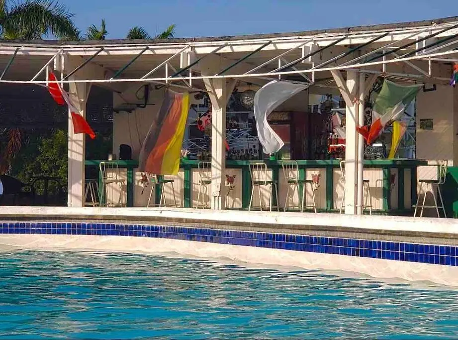 Seaside Loft With Pool, Sea Castles, Montego Bay Apartment Jamaica
